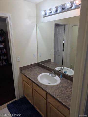 14215 Red Oak Drive, Van Buren Charter Township, MI 48111