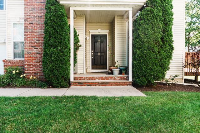 14 Last Leaf Circle 14, Windsor, CT 06095