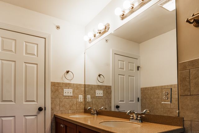 14 Last Leaf Circle 14, Windsor, CT 06095