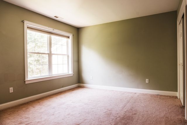 14 Last Leaf Circle 14, Windsor, CT 06095