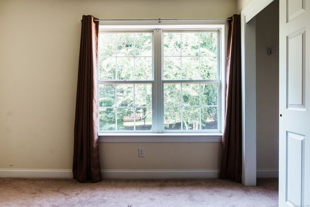 14 Last Leaf Circle 14, Windsor, CT 06095