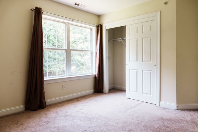 14 Last Leaf Circle 14, Windsor, CT 06095