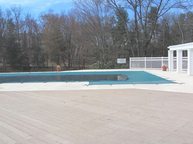 14 Last Leaf Circle 14, Windsor, CT 06095