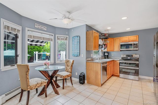 86 Creighton Avenue, Ronkonkoma, NY 11779