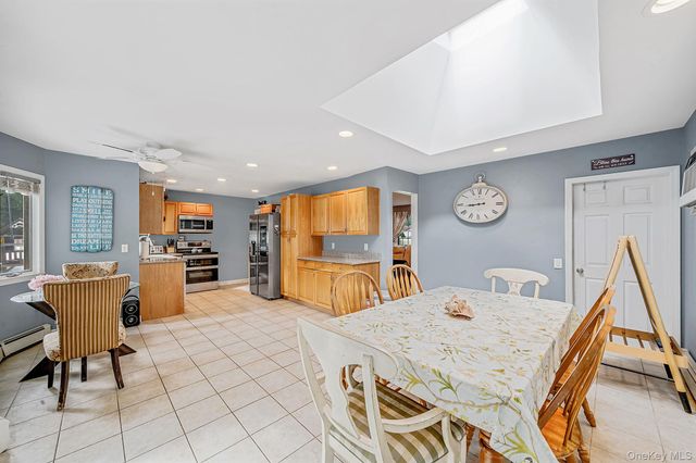 86 Creighton Avenue, Ronkonkoma, NY 11779