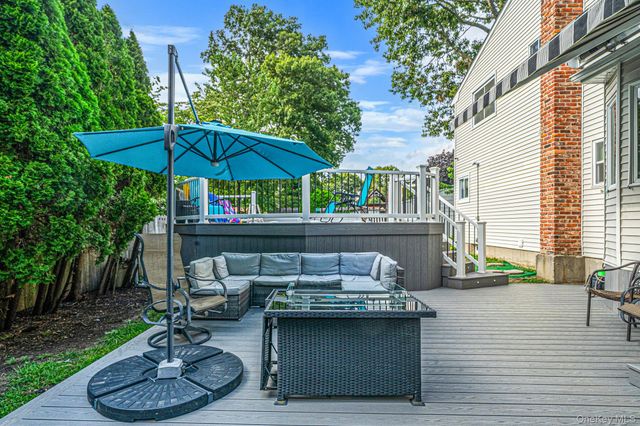 86 Creighton Avenue, Ronkonkoma, NY 11779