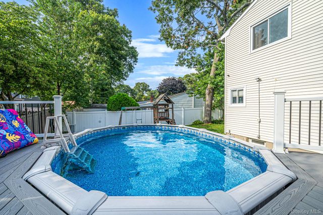 86 Creighton Avenue, Ronkonkoma, NY 11779