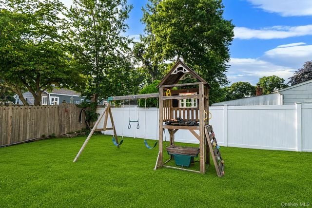 86 Creighton Avenue, Ronkonkoma, NY 11779