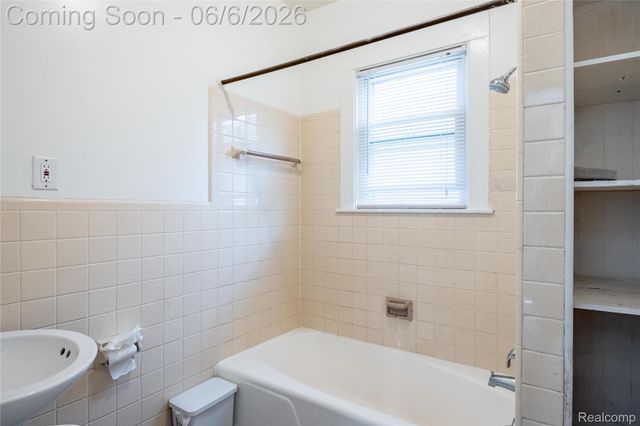 207 Richter Street, River Rouge, MI 48218