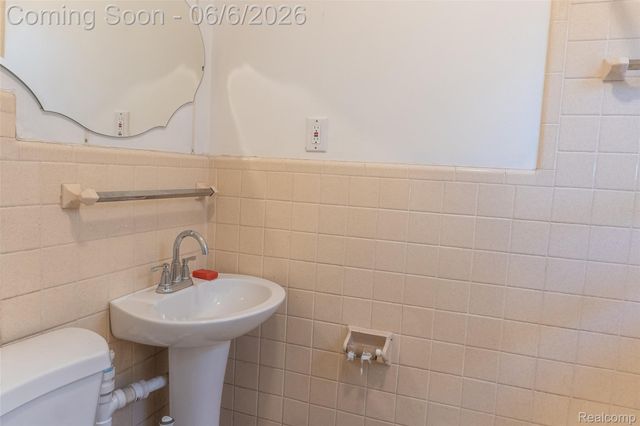 207 Richter Street, River Rouge, MI 48218