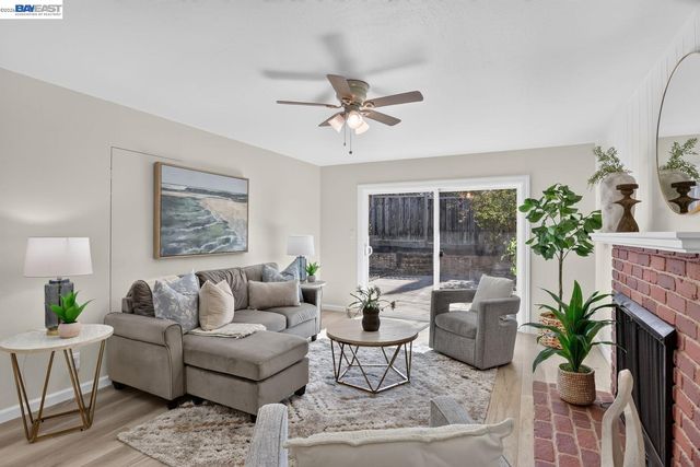 2737 Sulphur Dr, Hayward, CA 94541