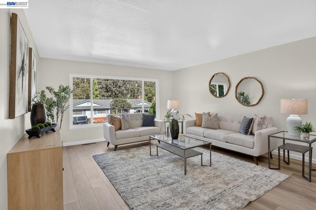 2737 Sulphur Dr, Hayward, CA 94541