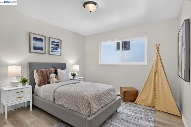 2737 Sulphur Dr, Hayward, CA 94541