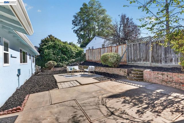 2737 Sulphur Dr, Hayward, CA 94541