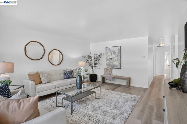 2737 Sulphur Dr, Hayward, CA 94541