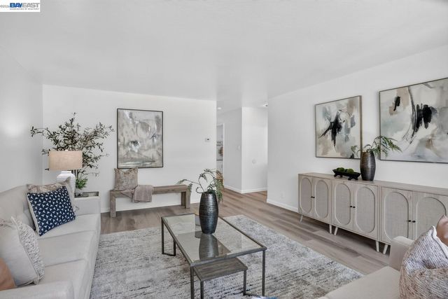 2737 Sulphur Dr, Hayward, CA 94541