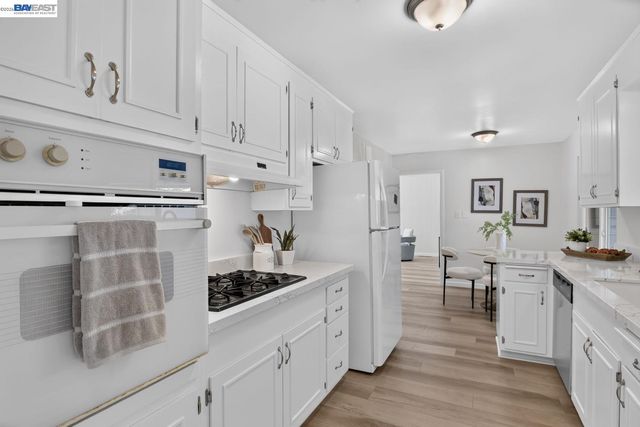 2737 Sulphur Dr, Hayward, CA 94541