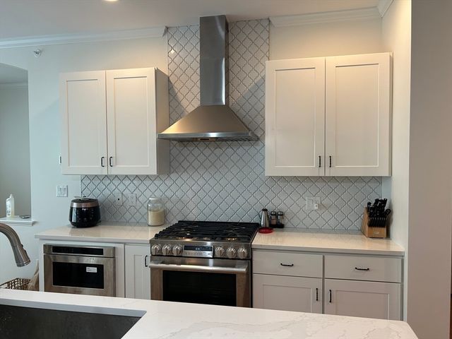 6 Lily Pond Ln 6, Lexington, MA 02420