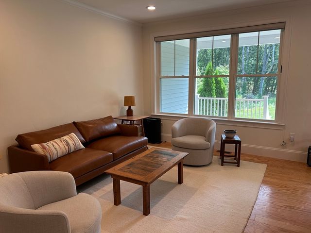 6 Lily Pond Ln 6, Lexington, MA 02420