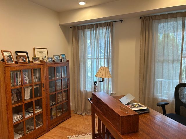 6 Lily Pond Ln 6, Lexington, MA 02420