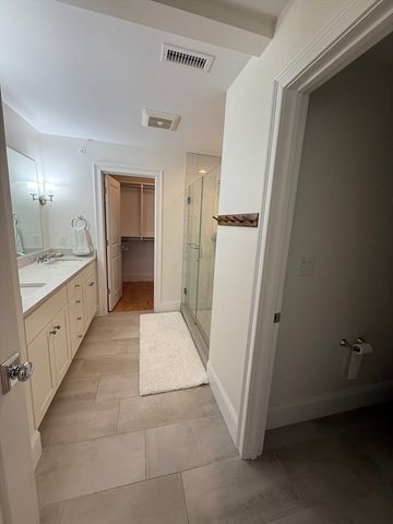 6 Lily Pond Ln 6, Lexington, MA 02420