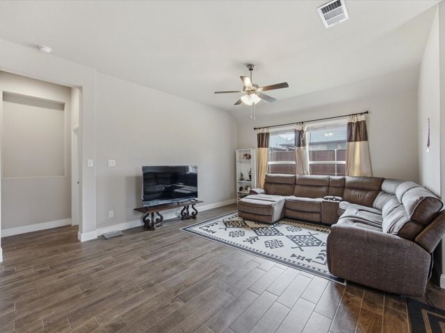 1044 Pitch Pine Street, Hickory Creek, TX 75065