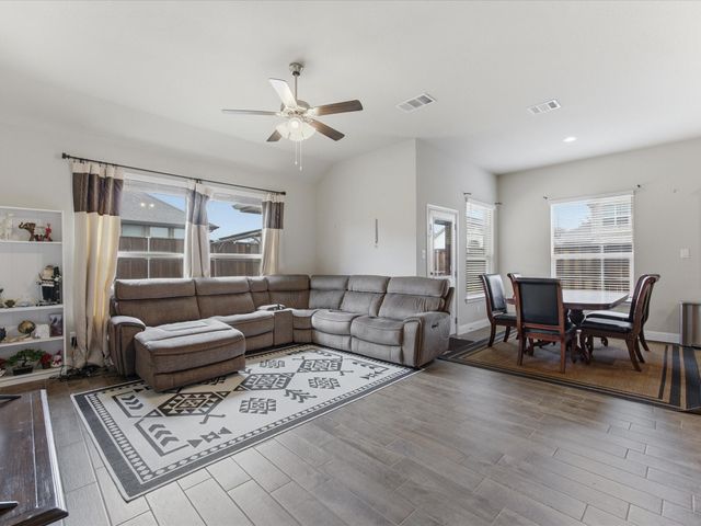 1044 Pitch Pine Street, Hickory Creek, TX 75065