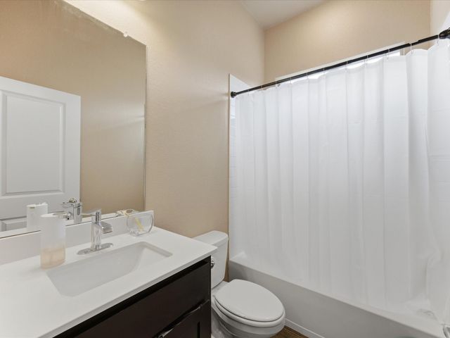 1044 Pitch Pine Street, Hickory Creek, TX 75065