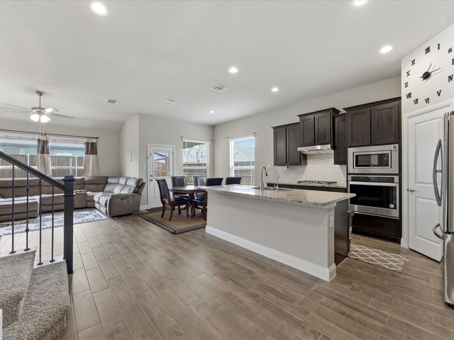 1044 Pitch Pine Street, Hickory Creek, TX 75065