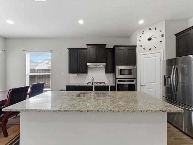 1044 Pitch Pine Street, Hickory Creek, TX 75065