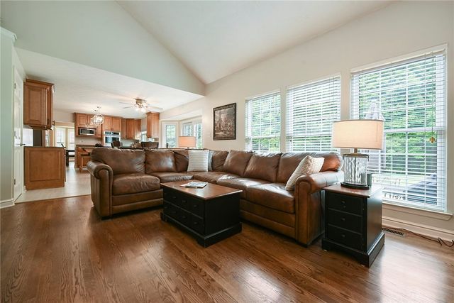 111 Woodcrest, Peters Twp, PA 15367