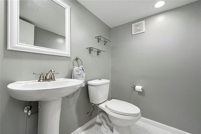 111 Woodcrest, Peters Twp, PA 15367
