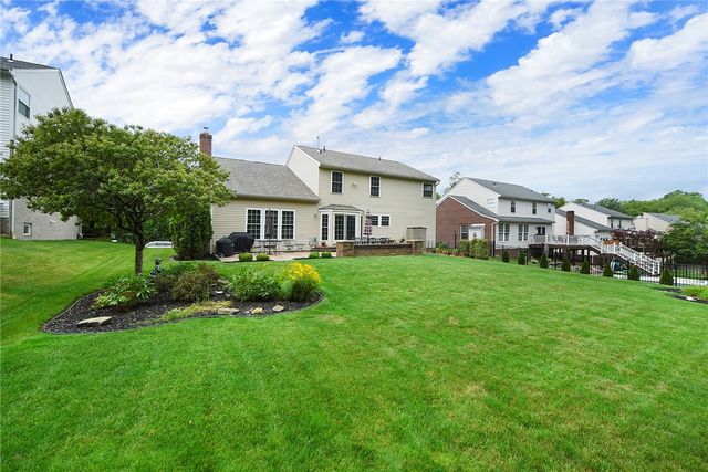 111 Woodcrest, Peters Twp, PA 15367