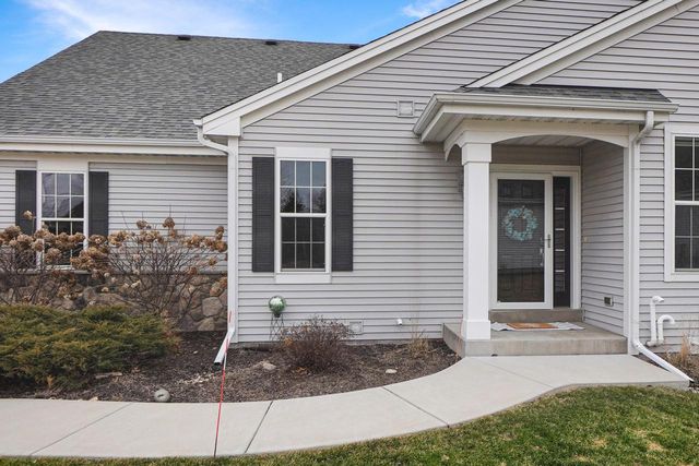 N53W35192 Lighthouse LANE, Oconomowoc, WI 53066