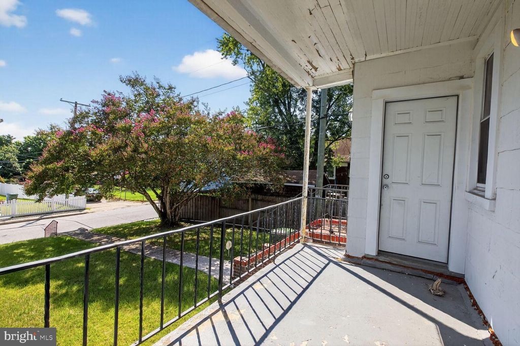2600 ROSELAWN AVE, Baltimore, MD 21214