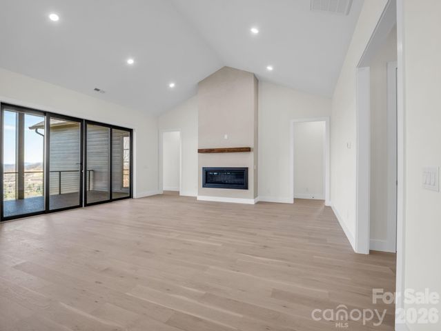 90 Summit Hill Road, Hendersonville, NC 28791