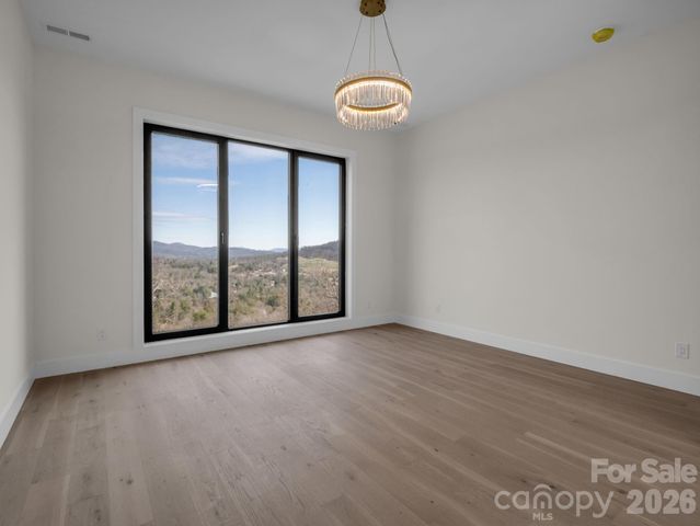 90 Summit Hill Road, Hendersonville, NC 28791