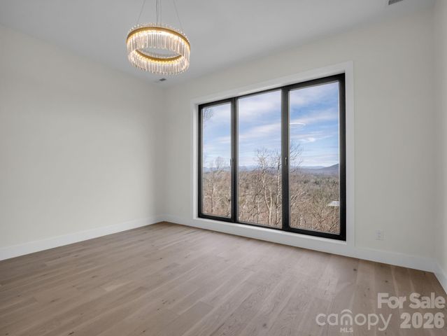 90 Summit Hill Road, Hendersonville, NC 28791