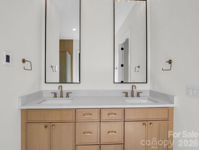 90 Summit Hill Road, Hendersonville, NC 28791