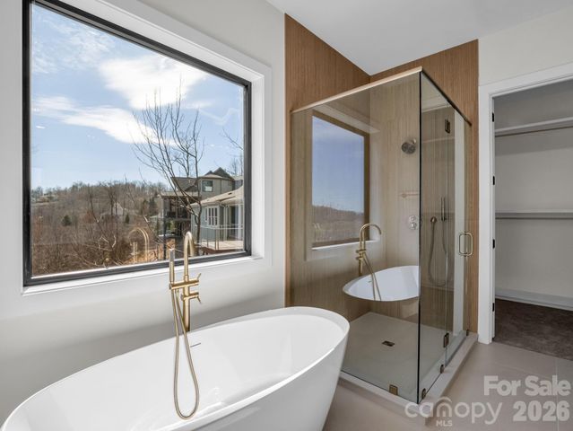 90 Summit Hill Road, Hendersonville, NC 28791