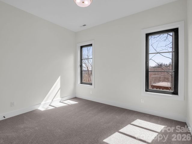 90 Summit Hill Road, Hendersonville, NC 28791