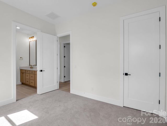 90 Summit Hill Road, Hendersonville, NC 28791