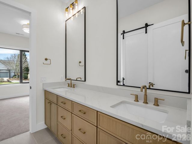 90 Summit Hill Road, Hendersonville, NC 28791