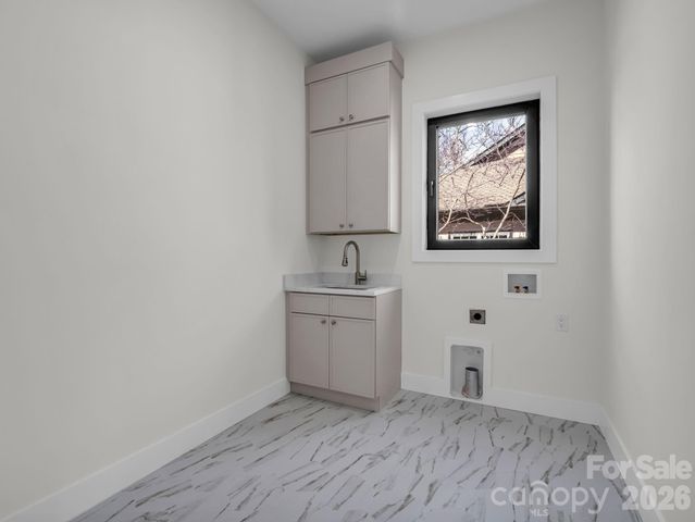 90 Summit Hill Road, Hendersonville, NC 28791