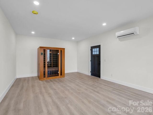 90 Summit Hill Road, Hendersonville, NC 28791