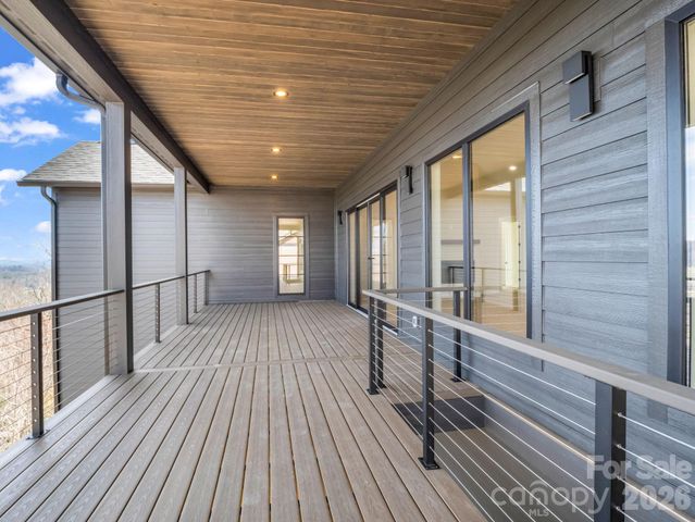 90 Summit Hill Road, Hendersonville, NC 28791