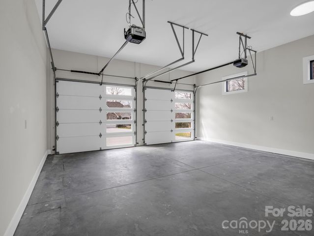 90 Summit Hill Road, Hendersonville, NC 28791