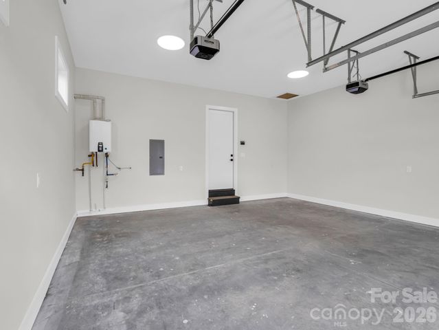 90 Summit Hill Road, Hendersonville, NC 28791