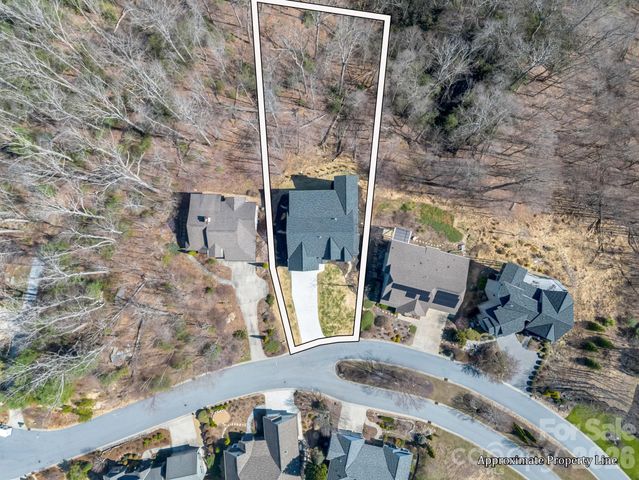 90 Summit Hill Road, Hendersonville, NC 28791