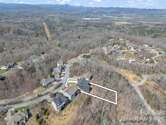 90 Summit Hill Road, Hendersonville, NC 28791